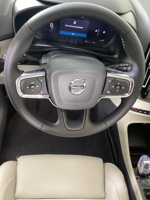 2026 Volvo XC40 Plus - Photo 9