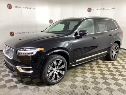 2025 Volvo XC90 plug-in hybrid T8 Plus 6-Seater AWD SUV