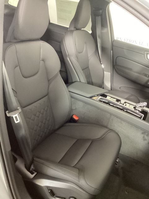2026 Volvo XC60 Plus - Photo 21