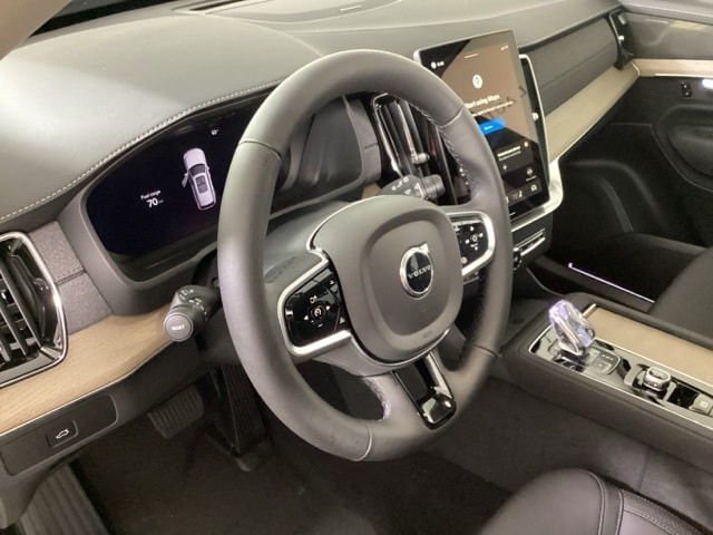 2026 Volvo XC90 Plus - Photo 9
