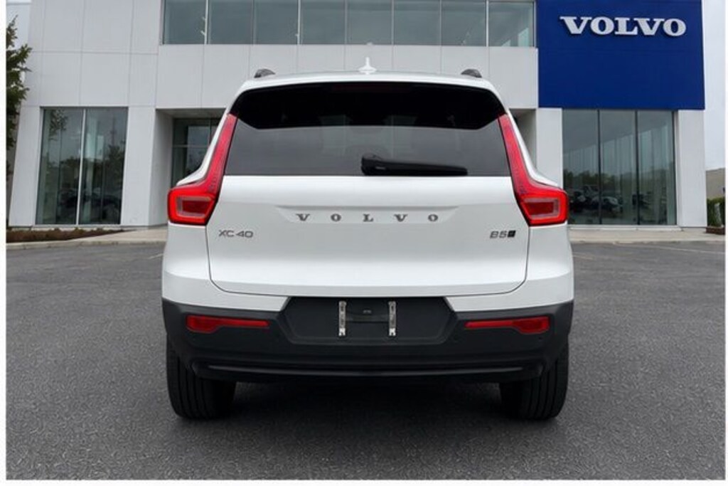 New 2026 Volvo XC40 B5 Plus SUV
