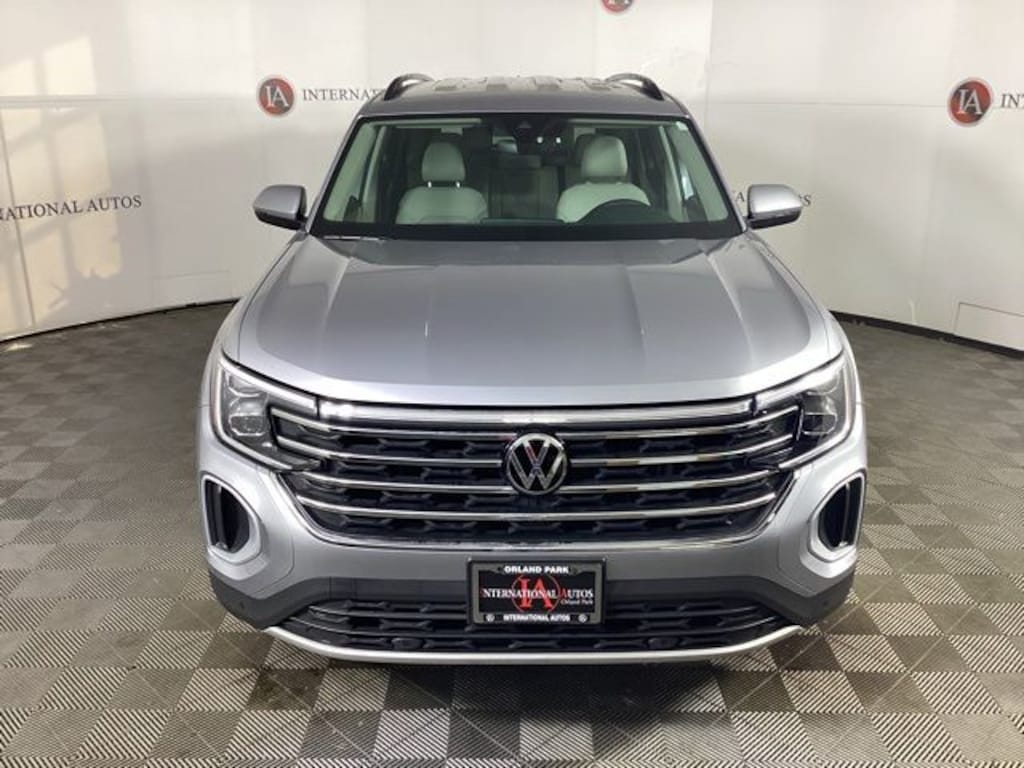 Used 2024 Volkswagen Atlas 2.0T SE w/Technology SUV