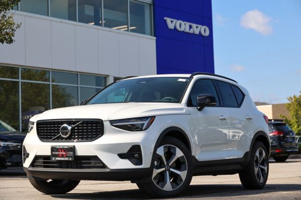 New 2026 Volvo XC40 B5 Plus SUV