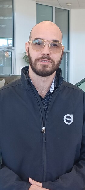 Staff member Pavel Dimitrov from 40e8941510ac