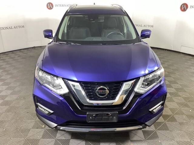 2019 Nissan Rogue SV photo 2