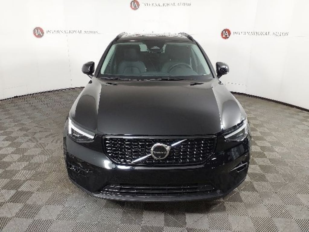New 2026 Volvo XC40 B5 Plus SUV