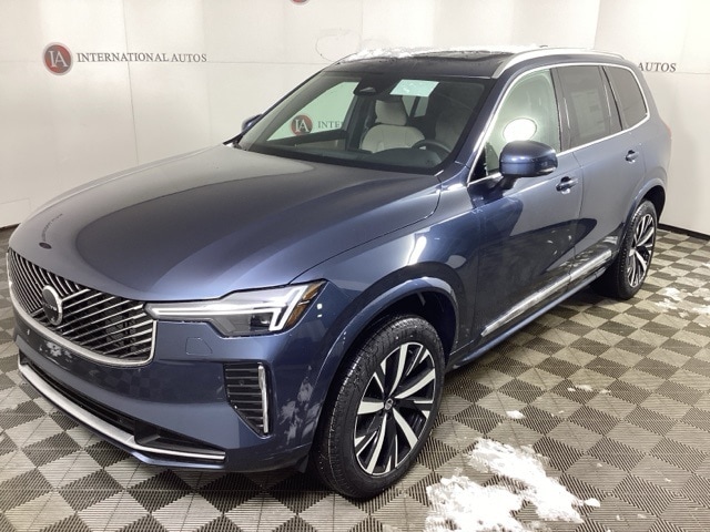 2026 Volvo XC90 Core's photo