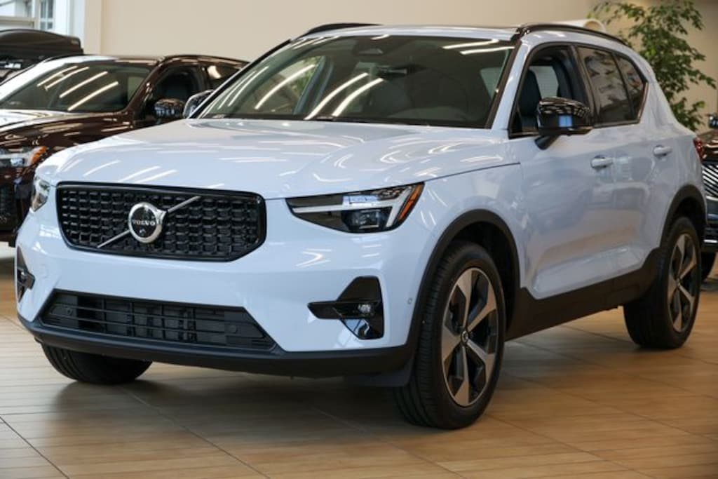 New 2026 Volvo XC40 B5 Plus SUV