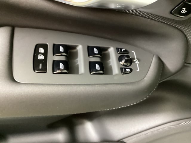 2026 Volvo XC90 Plus - Photo 18