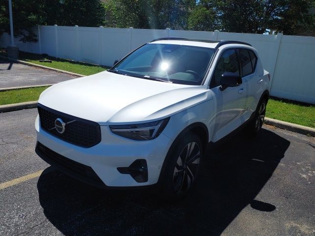 2026 Volvo XC40