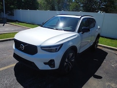 2026 Volvo XC40 B5 Plus SUV