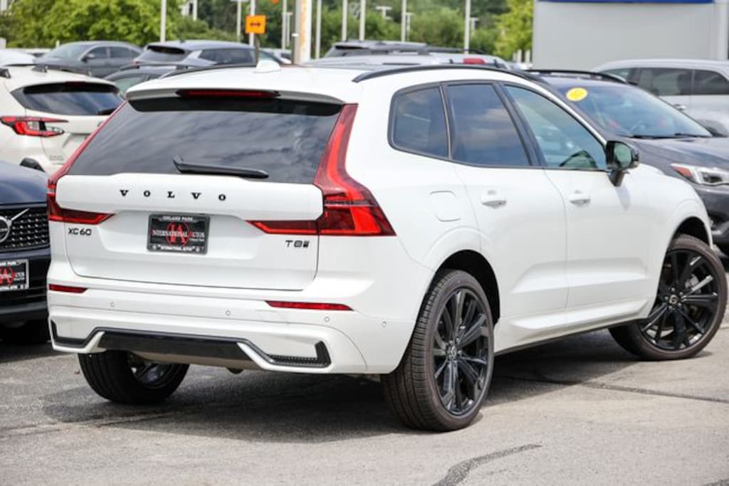 New 2026 Volvo XC60 plug-in hybrid T8 Ultra Black Edition SUV