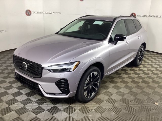 2026 Volvo XC60 Plus's photo