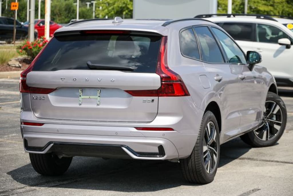 New 2026 Volvo XC60 B5 Core SUV