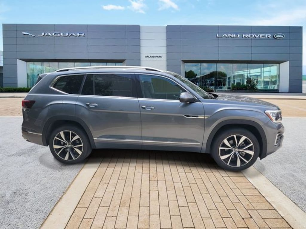 Used 2024 Volkswagen Atlas 2.0T SEL Premium R-Line SUV