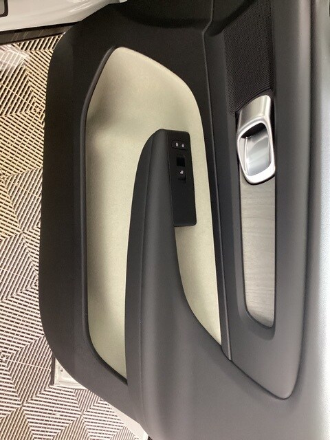 2026 Volvo XC40 Plus - Photo 21