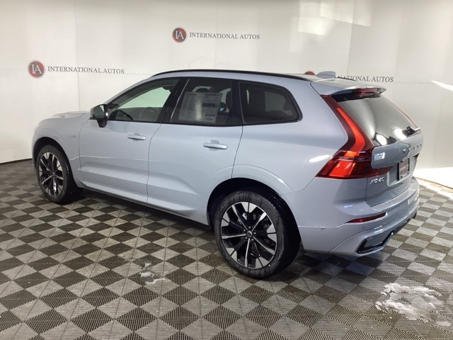 2026 Volvo XC60 Plus - Photo 7