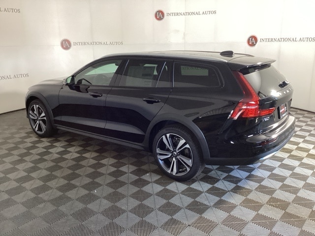 2026 Volvo V60 Cross Country Plus - Photo 6