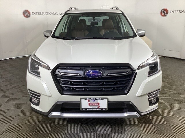 2023 Subaru Forester Touring photo 2