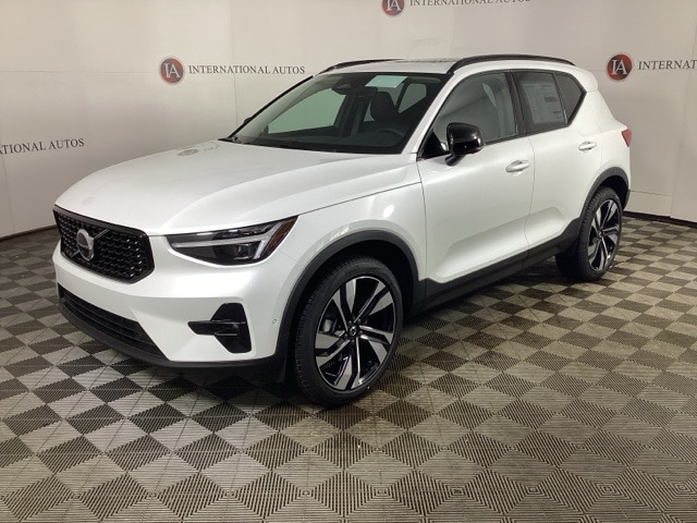 2026 Volvo XC40 Plus