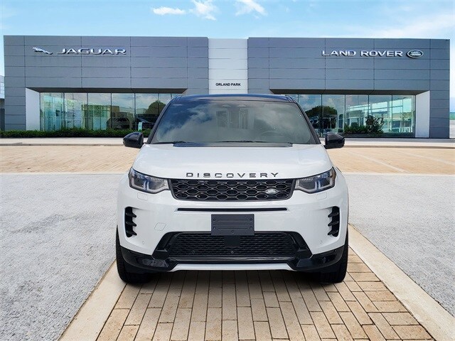 2025 Land Rover Discovery Sport SE photo 2