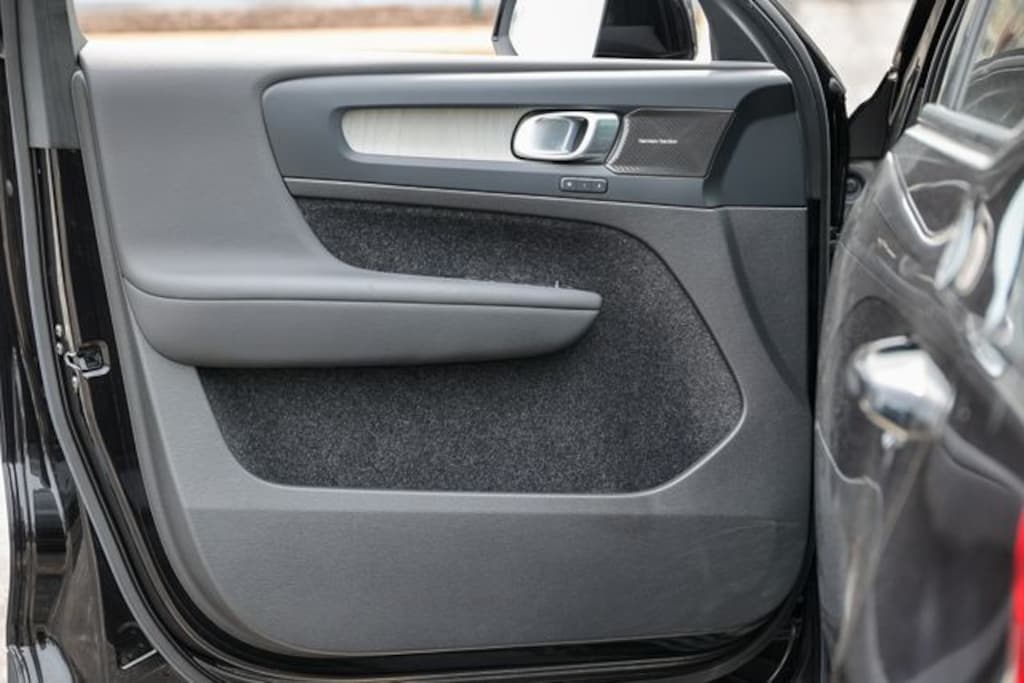 Certified 2024 Volvo XC40 Ultimate SUV