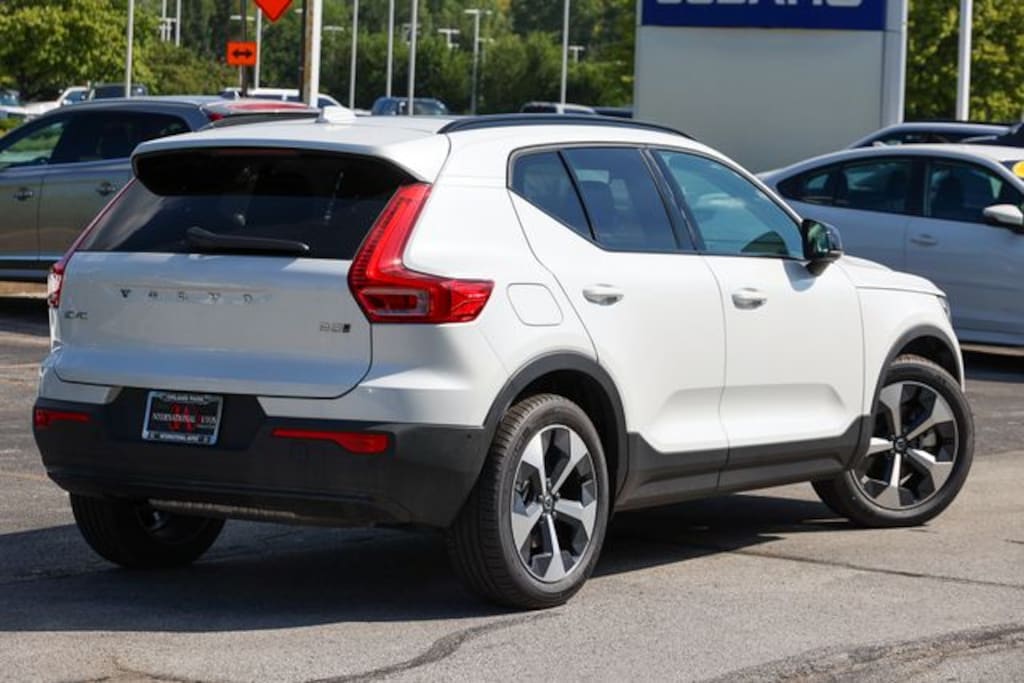 New 2026 Volvo XC40 B5 Plus SUV