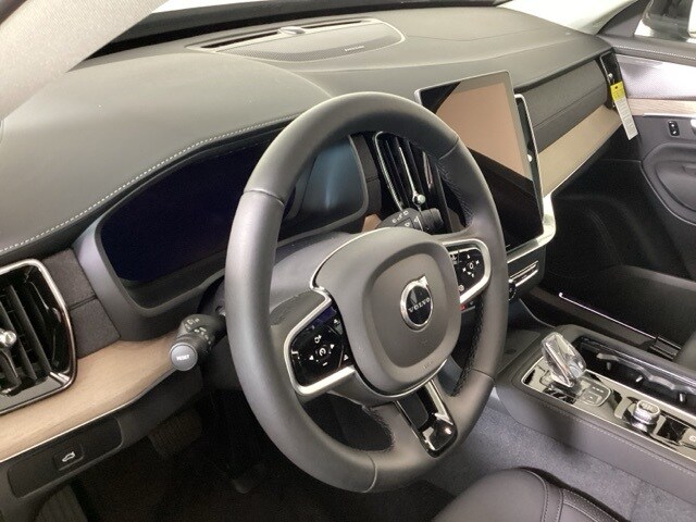 2026 Volvo XC90 Plus - Photo 9