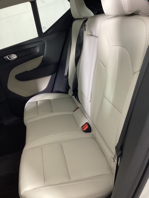 2026 Volvo XC40 Plus - Photo 10