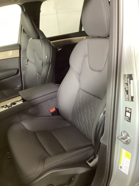 2026 Volvo XC90 Plus - Photo 12