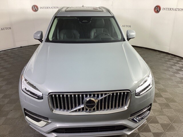 2025 Volvo XC90 photo 2