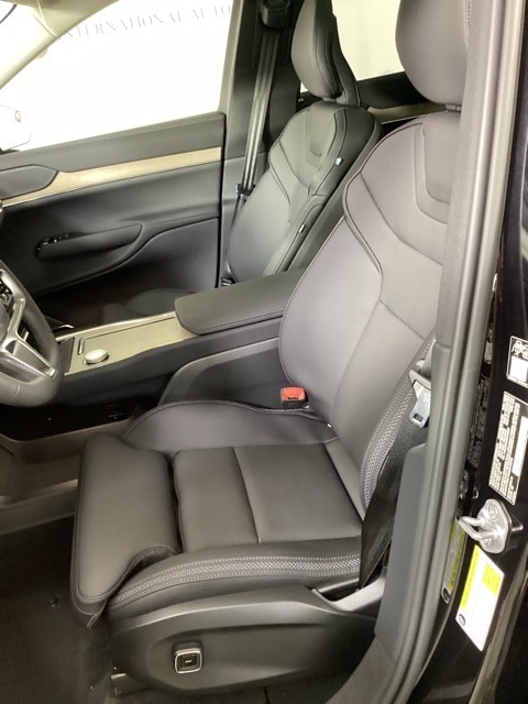 2025 Volvo EX90 Ultra - Photo 11