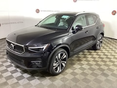 2025 Volvo XC40 B5 Ultra Bright Theme SUV