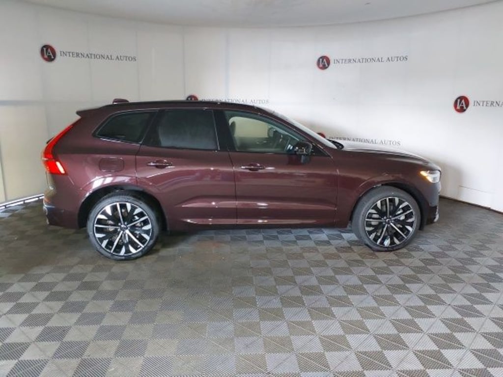New 2026 Volvo XC60 plug-in hybrid T8 Ultra SUV