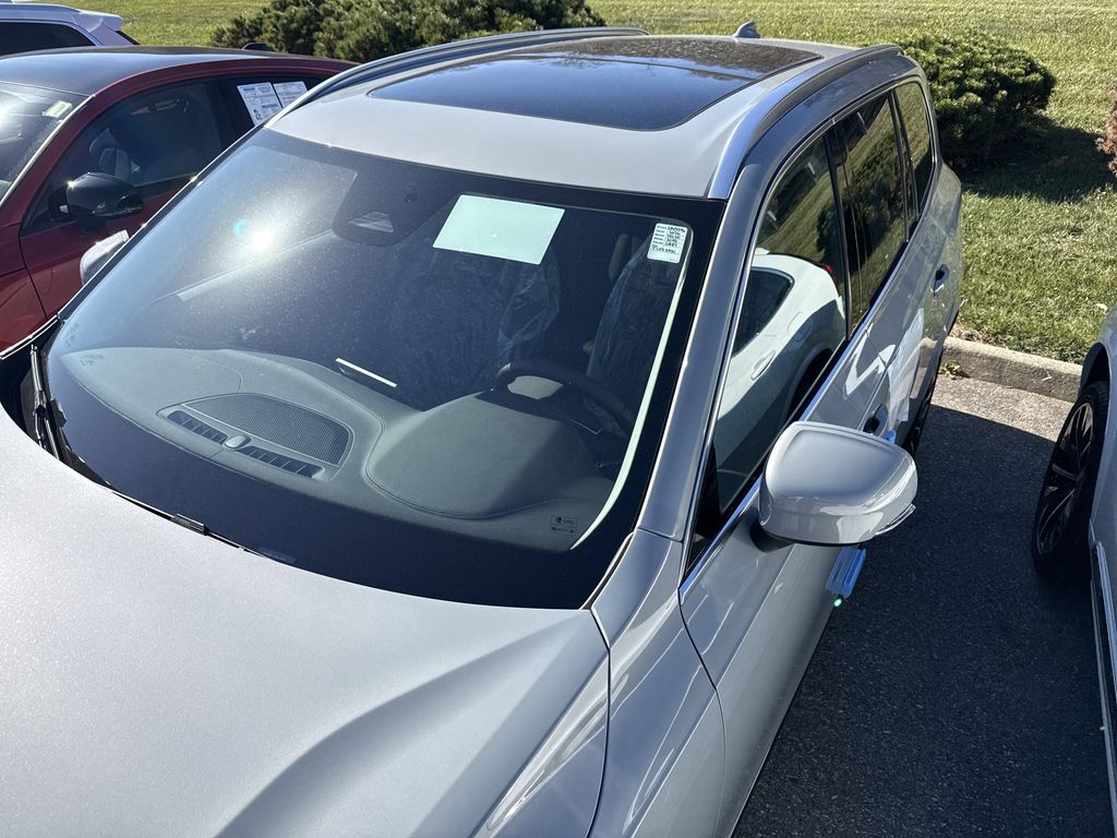 2026 Volvo XC90 Plus photo 4