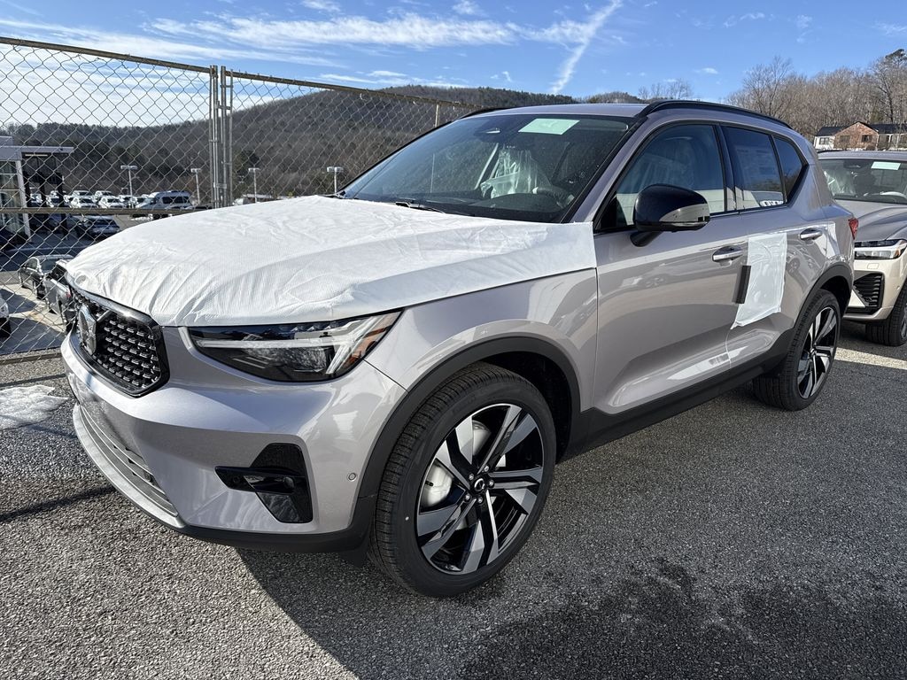 New 2026 Volvo XC40 B5 Ultra SUV