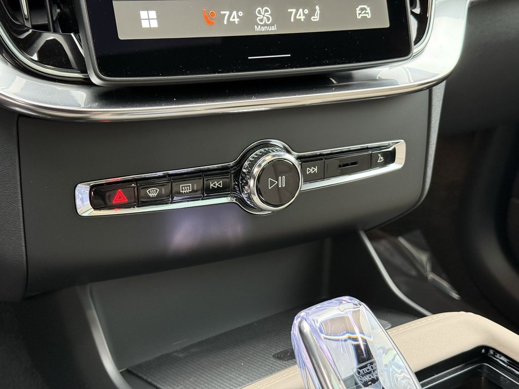 2026 Volvo XC90 Plus - Photo 23