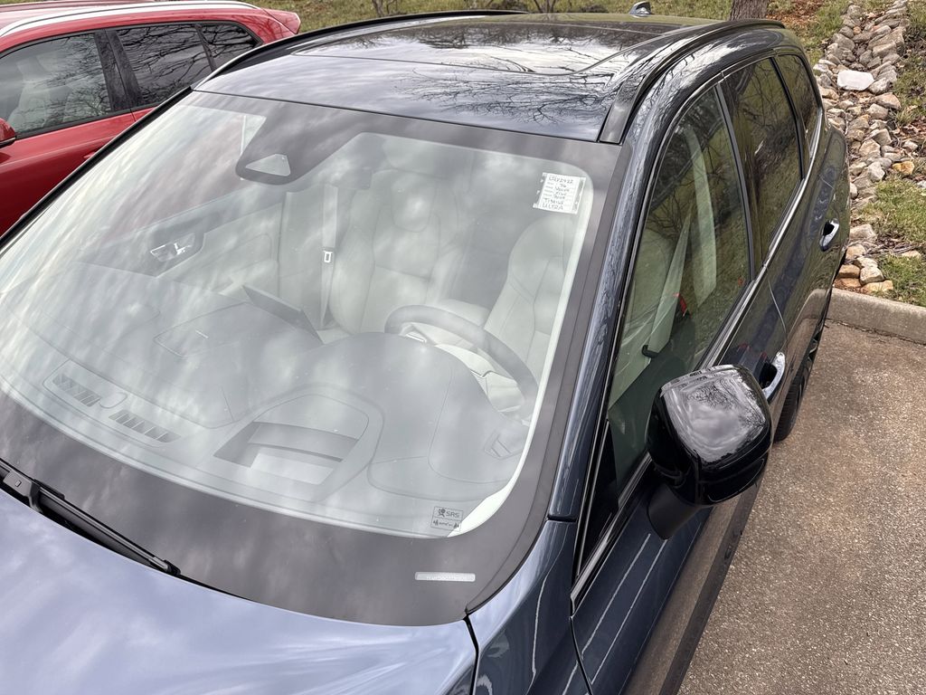 2026 Volvo XC60 B5 photo 4