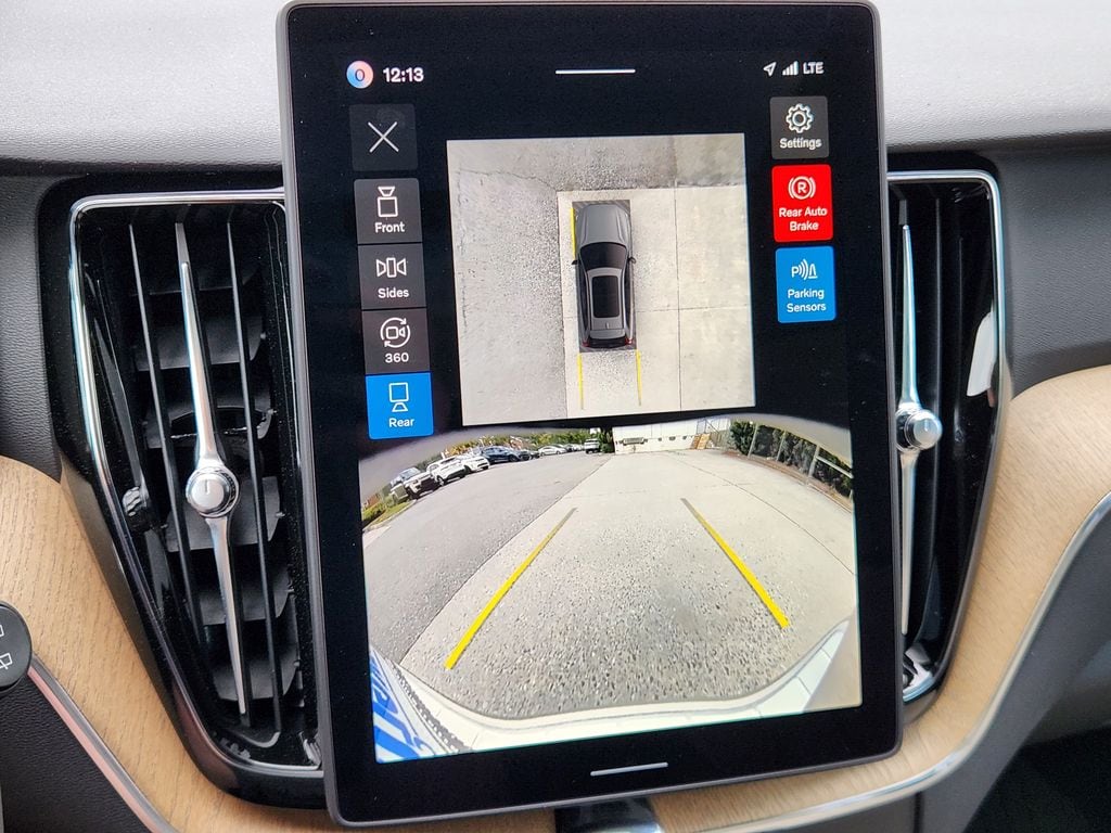 2026 Volvo XC60 Plus - Photo 23