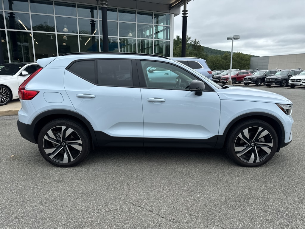 Used 2025 Volvo XC40 Ultra Dark Theme SUV