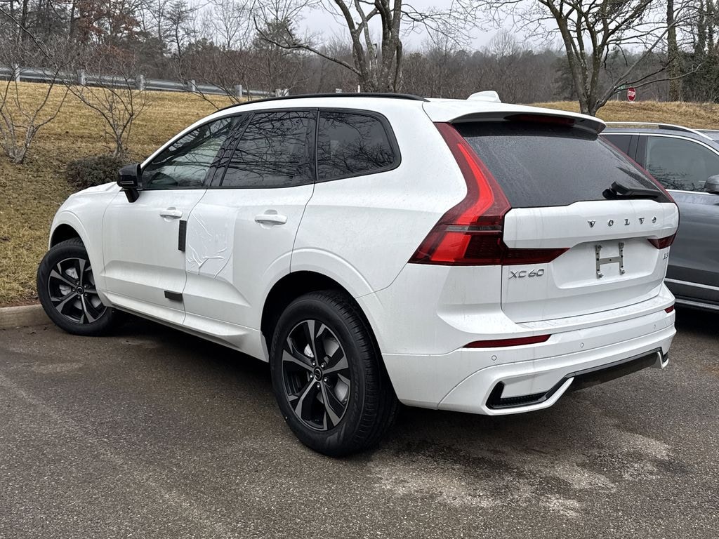 New 2026 Volvo XC60 B5 Core SUV