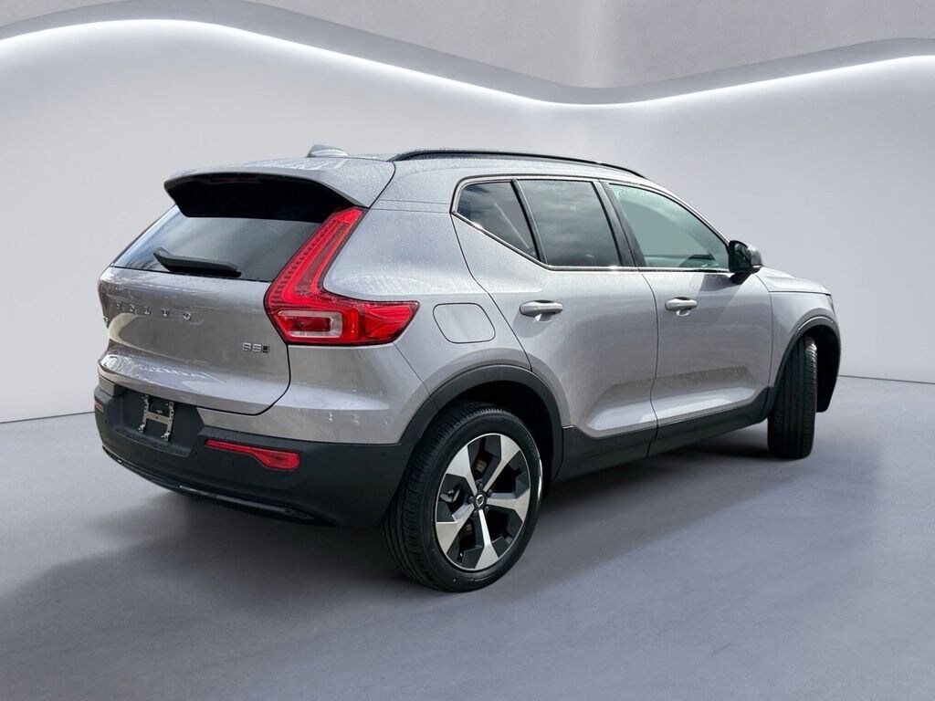 New 2026 Volvo XC40 B5 Plus SUV