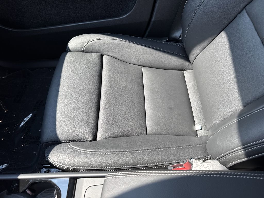 2026 Volvo XC40 Plus - Photo 29
