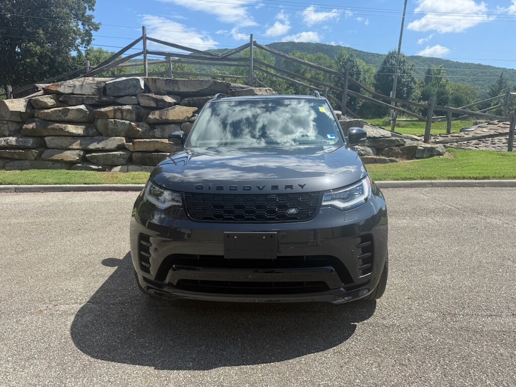 Used 2024 Land Rover Discovery Dynamic SE Sport Utility