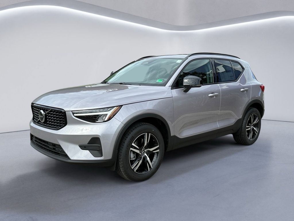 2026 Volvo XC40 Core - Photo 7