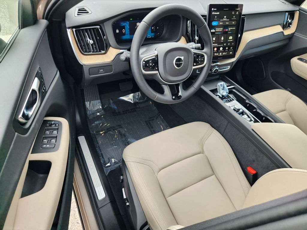 2026 Volvo XC60 Plus - Photo 15