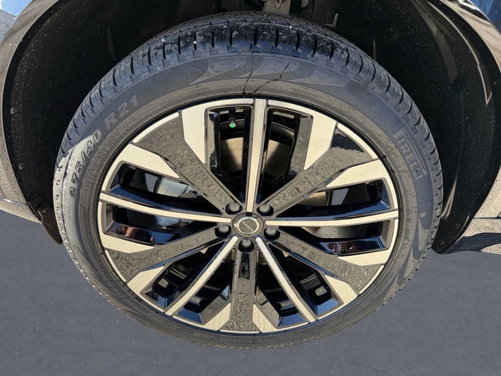 2026 Volvo XC90 Plus - Photo 8