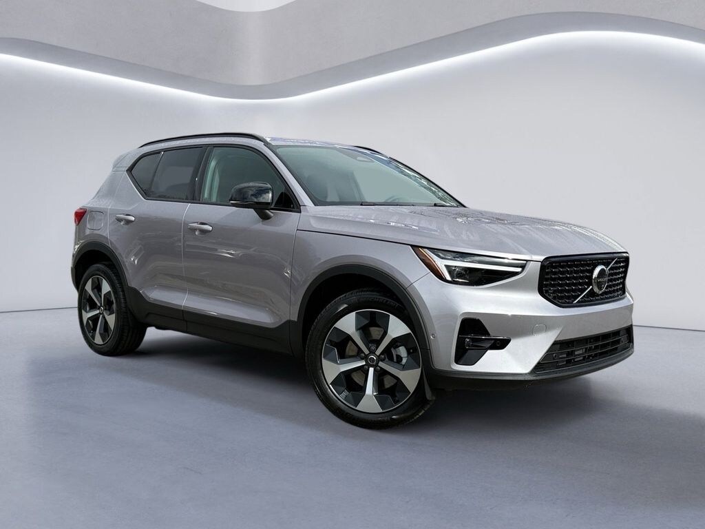 New 2026 Volvo XC40 B5 Plus SUV