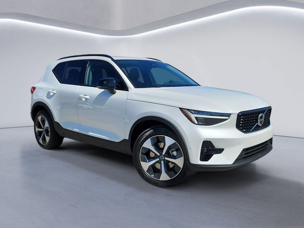 New 2026 Volvo XC40 B5 Plus SUV