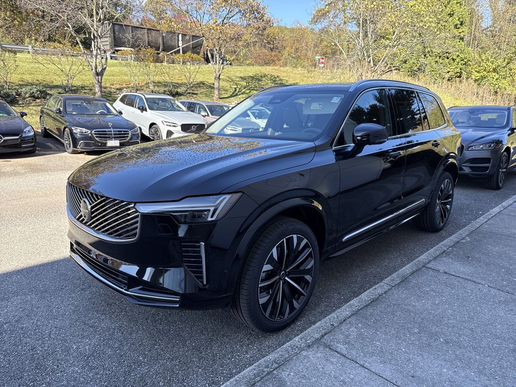 2026 Volvo XC90 Plus photo 3